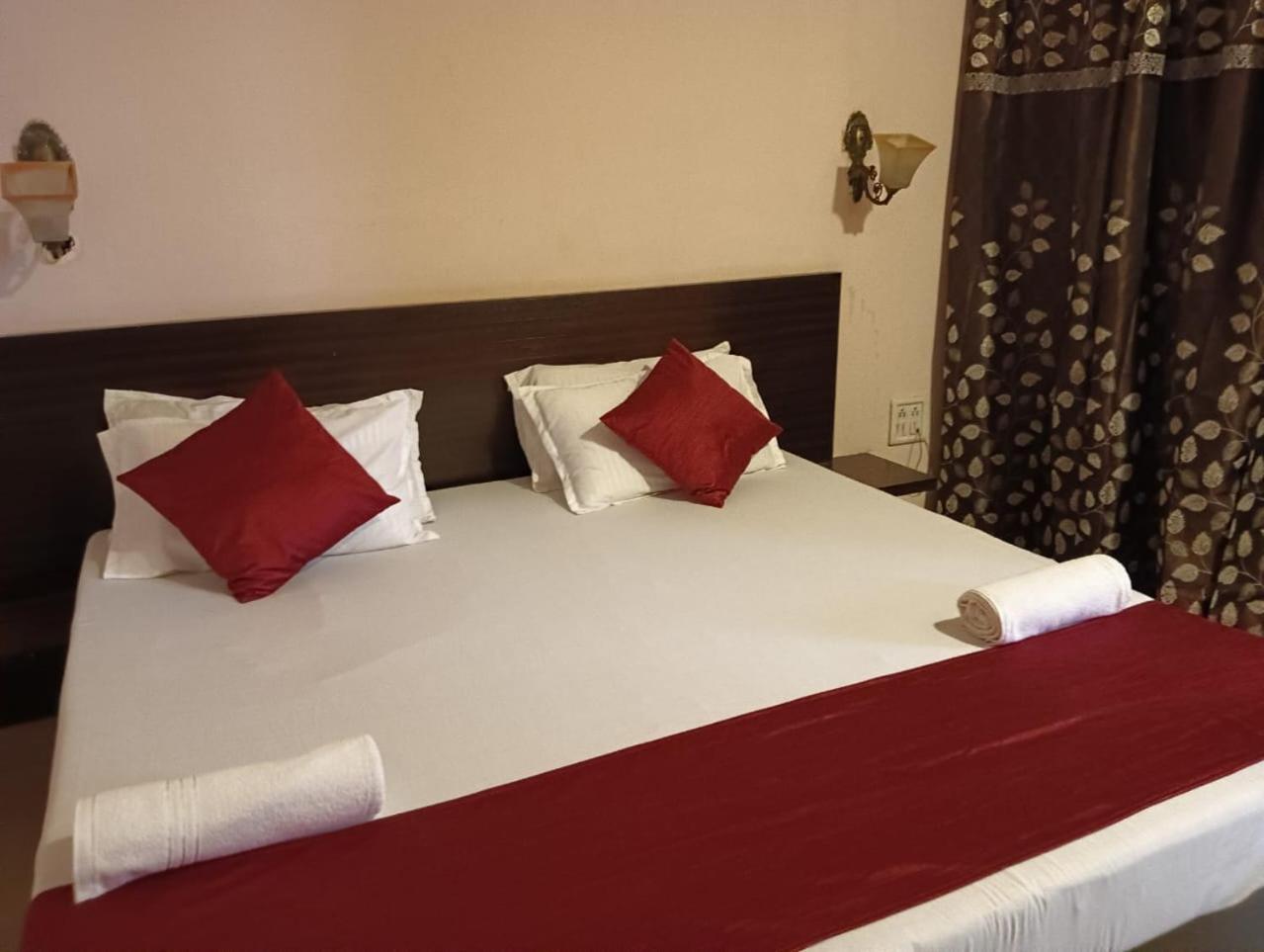 Shree Krishna Hotel Inn 瓦拉纳西 外观 照片