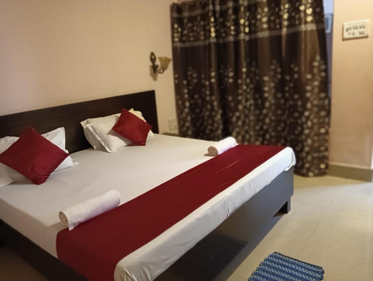 Shree Krishna Hotel Inn 瓦拉纳西 外观 照片